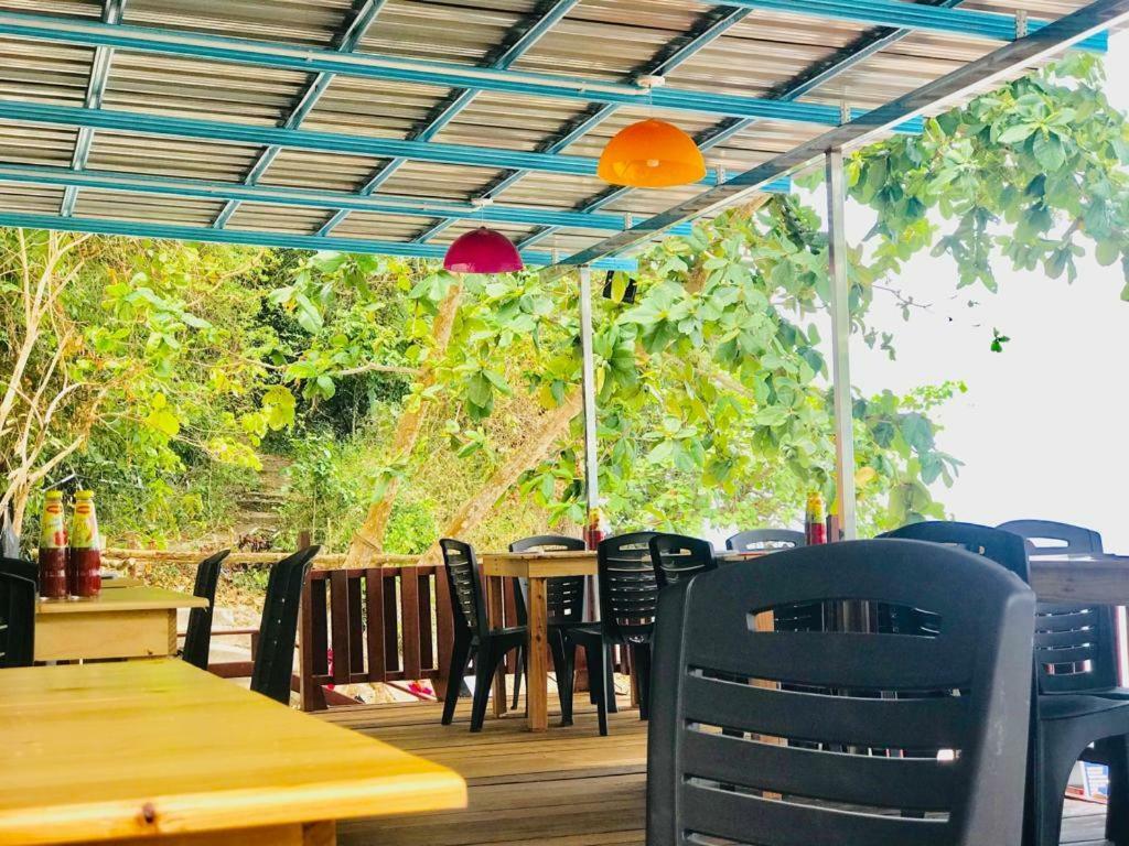 Perhentian Chomel Chalet Kampong Pasir Hantu Exterior foto