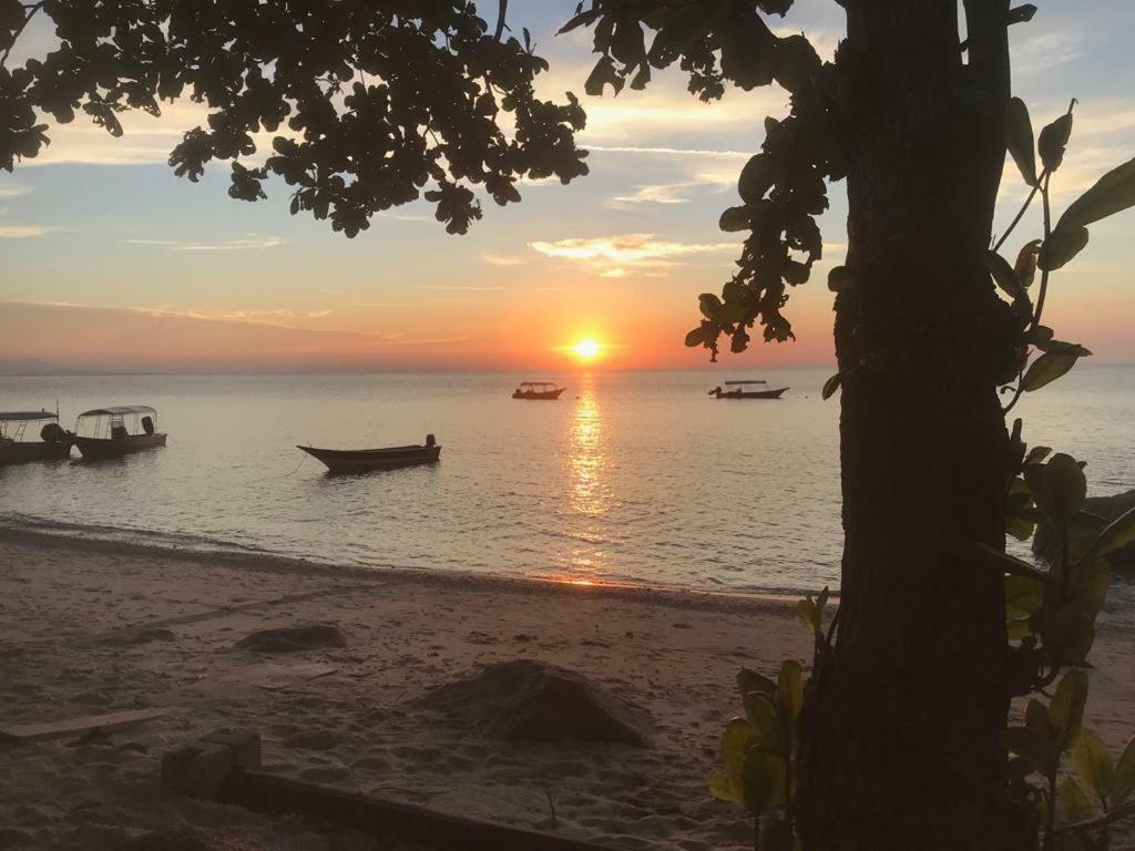 Perhentian Chomel Chalet Kampong Pasir Hantu Exterior foto